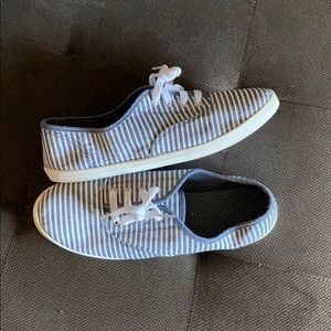 🦩 Blue & White Striped Sneakers | 10
